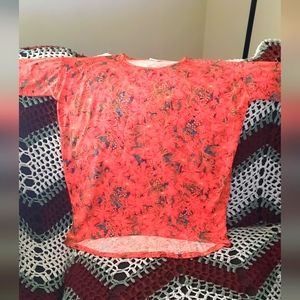 Lularoe t-shirt